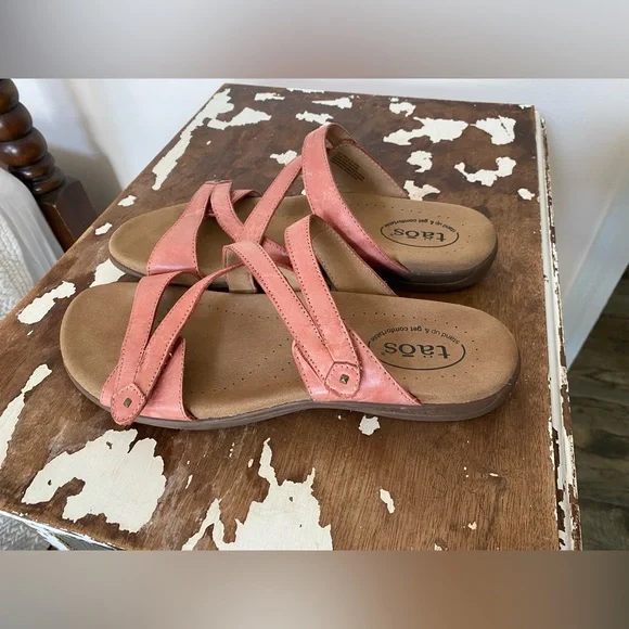 Taos Salmon leather Double U slip on sandals, size 10 - Picture 4 of 9